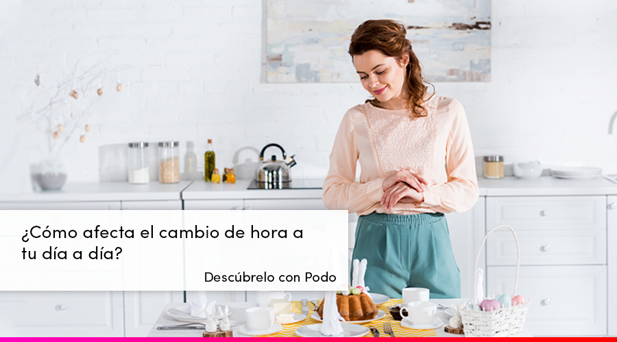 mujer en su cocina